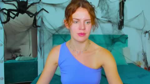 lina_muse_ online show from October 29, 1:58 pm