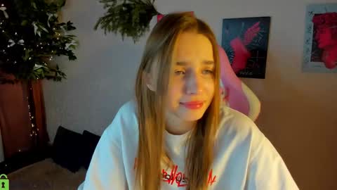 LINA online show from December 23, 1:09 am