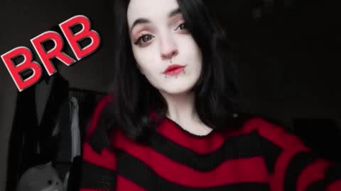 Lina 3  1715622743 online show from November 18, 7:42 am