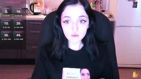 Lina 3  1715622743 online show from October 29, 8:29 am