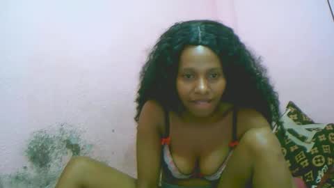 linah1123 online show from December 22, 1:31 am