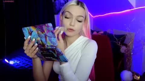 I am Lina online show from November 23, 2:08 pm