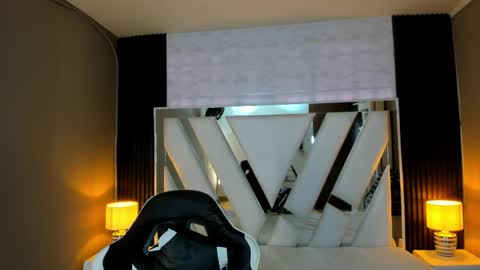  Linda  online show from February 15, 1:32 pm