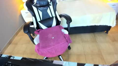  Linda  online show from December 15, 6:24 pm