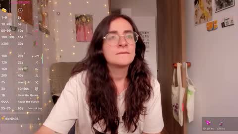 Giggles  online show from October 25, 3:08 pm