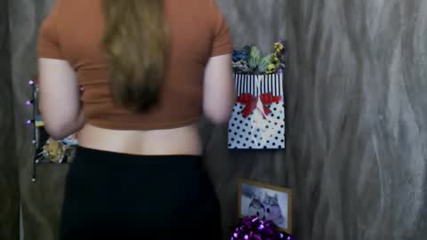 Linda online show from October 15, 9:34 am