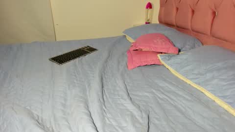 LINDA  online show from October 10, 11:37 am