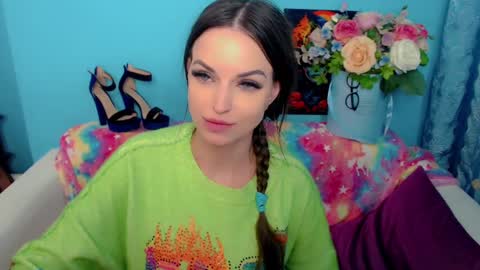 Snapshot of lindaliiii chatting on March 3, 3:27 am Linda online show from March 3, 3:27 am