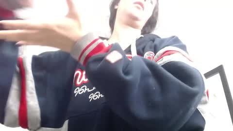  Lindsey  online show from April 17, 11:56 am