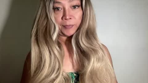linkingqueens69 online show from July 6, 4:29 am