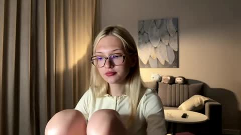 Emma online show from May 22, 6:50 pm