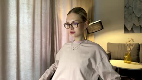 Emma online show from April 6, 9:21 am