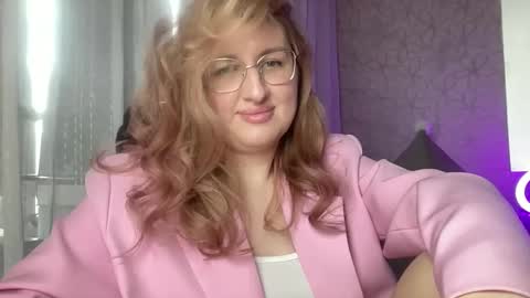 linoreya online show from November 25, 8:05 am