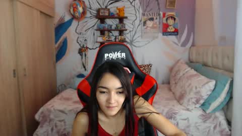 LinzyBaner online show from January 16, 11:01 pm