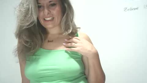 lionessmom online show from October 22, 1:21 am