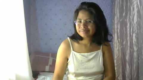 liora online show from December 3, 4:59 am