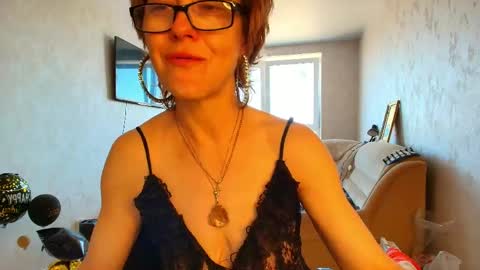 Liora Weiss online show from May 23, 10:24 am