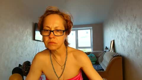 Liora Weiss online show from May 16, 3:55 pm