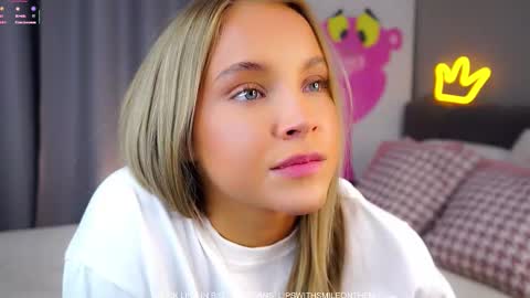 Amelia online show from November 12, 1:25 am