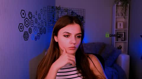 Lisa online show from December 1, 1:14 pm