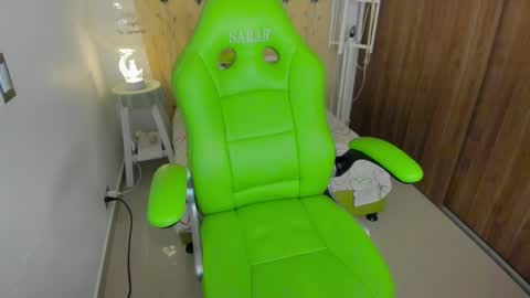 Snapshot of lisa_gerrard_ chatting on January 11, 1:01 pm Lisa  online show from January 11, 1:01 pm