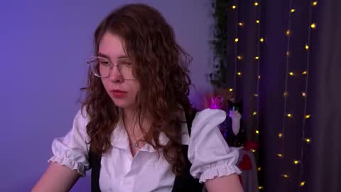  Lisa  online show from November 16, 12:01 am