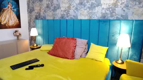 lisacroft online show from October 10, 8:19 am