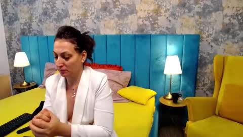 lisacroft online show from October 2, 9:03 am