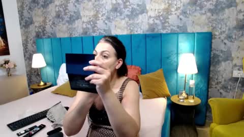 lisacroft online show from October 21, 7:34 am