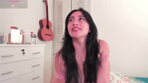 LisaHadwiin online show from December 4, 11:59 pm