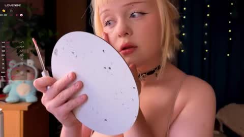 -Lisa- Help me to reach 100 thumbs up3 online show from October 3, 7:08 pm