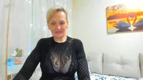 Lisasimsxs online show from June 25, 2:00 am