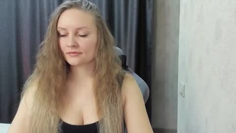 Lisa online show from November 10, 3:18 pm