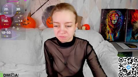 Snapshot of lissa_kitsune chatting on October 22, 9:03 am Lissa online show from October 22, 9:03 am