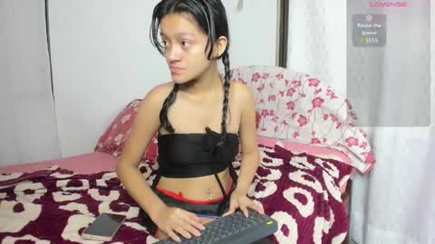 lissa_petitee online show from December 4, 10:50 am
