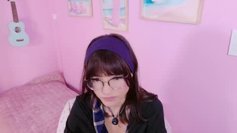 Little Effy online show from April 1, 12:00 am