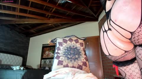 Izzi online show from January 10, 10:03 pm