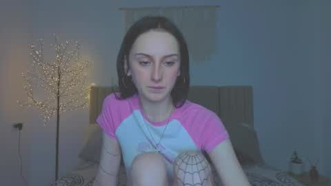 little_mollee online show from December 4, 10:43 pm