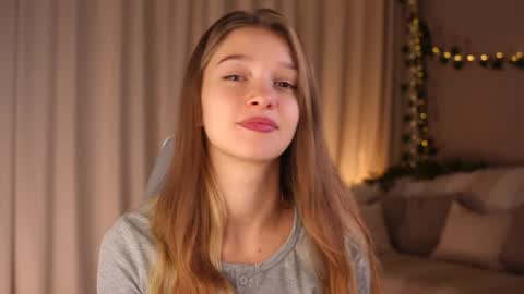 Kiki online show from October 11, 3:59 pm