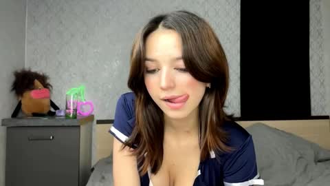 Sara online show from September 30, 8:03 pm