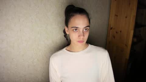 littleashleyy online show from December 3, 2:52 pm