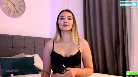 littleblondbunny online show from July 12, 12:22 am
