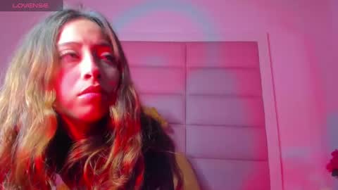 Snapshot of littlee_emma_ chatting on February 26, 3:14 am littlee_emma_ online show from February 26, 3:14 am