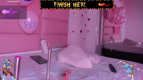 Snapshot of littlee_emma_ chatting on October 12, 5:32 am littlee_emma_ online show from October 12, 5:32 am