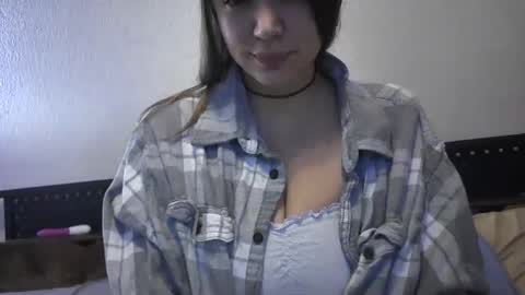 Snapshot of littlejessielov chatting on December 6, 6:15 am Jessie online show from December 6, 6:15 am