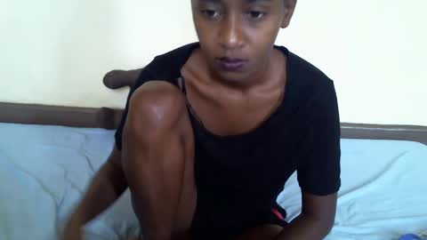 littlesandie online show from February 8, 5:51 am