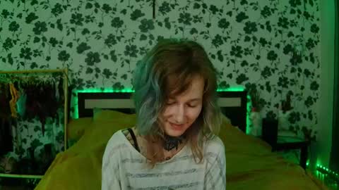 Snapshot of littlespacemouse chatting on October 21, 1:42 am Niki  free tg channel with some photos gifs and info about streams  online show from October 21, 1:42 am