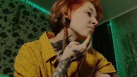 Snapshot of littlespacemouse chatting on February 1, 4:44 pm Niki  free tg channel with some photos gifs and info about streams  online show from February 1, 4:44 pm
