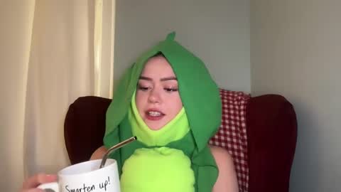 Little Sugar Pea  online show from September 9, 10:20 pm