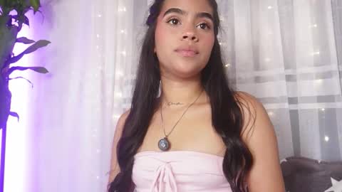 littletammy_ online show from October 15, 2:19 pm